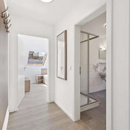 3 Bedroom Beautiful In Appartamento *